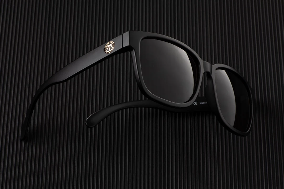 Apollo Sunglasses: BLACK - Image 11