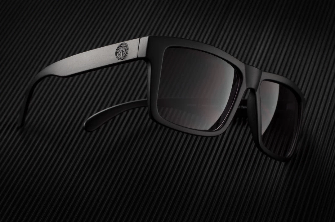 VISE Sunglasses: BLACK - Image 9